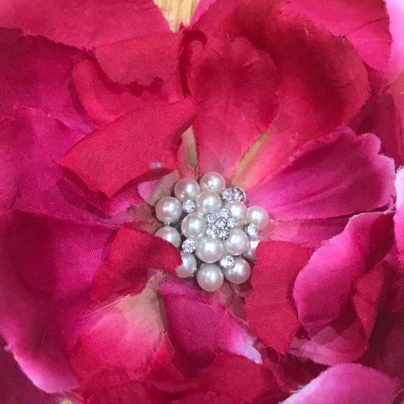 Little girls Flower hair clips - Picture 2 of 6